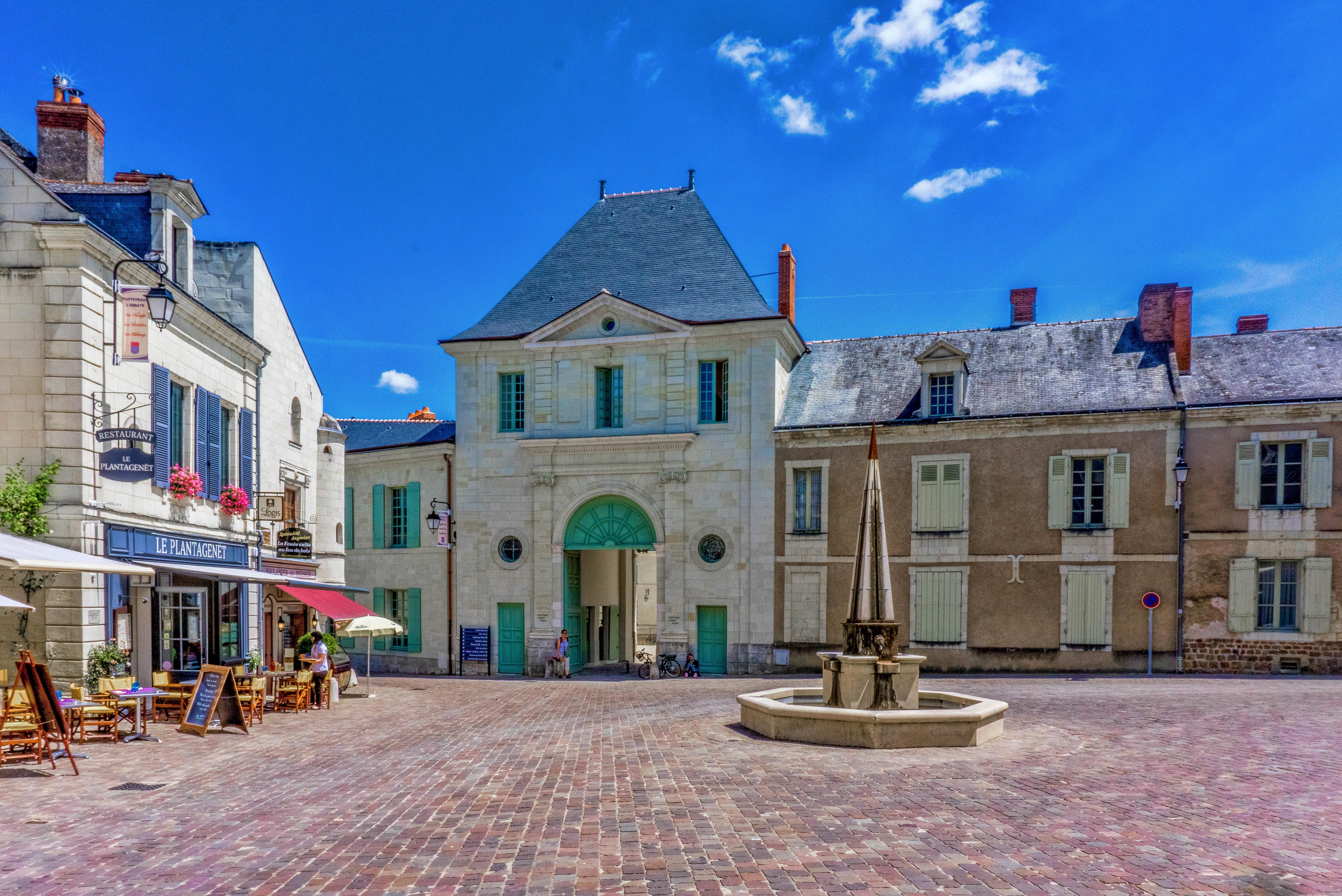 Logis Hotel La Croix Blanche Fontevraud Exteriér fotografie