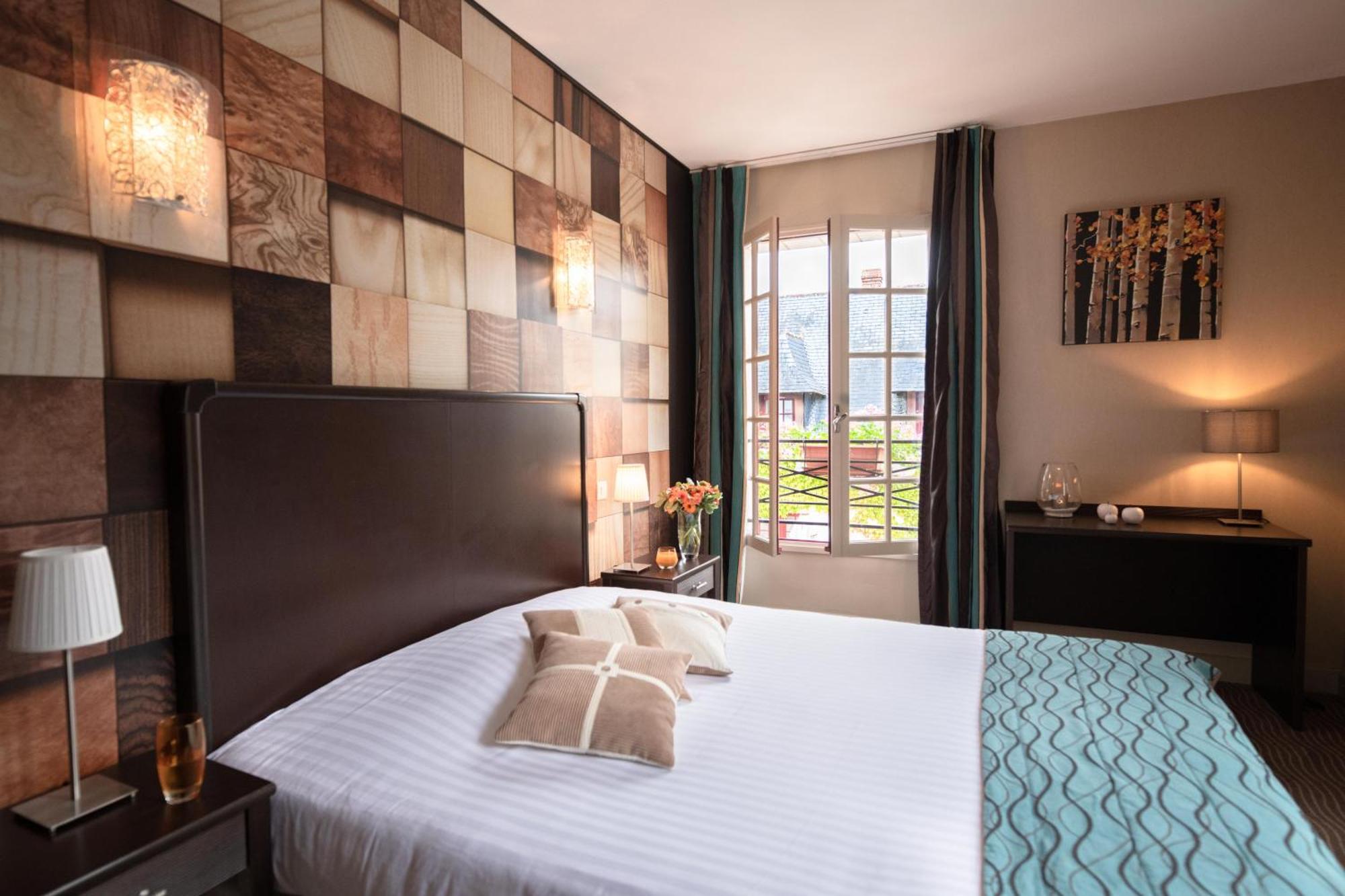 Logis Hotel La Croix Blanche Fontevraud Exteriér fotografie